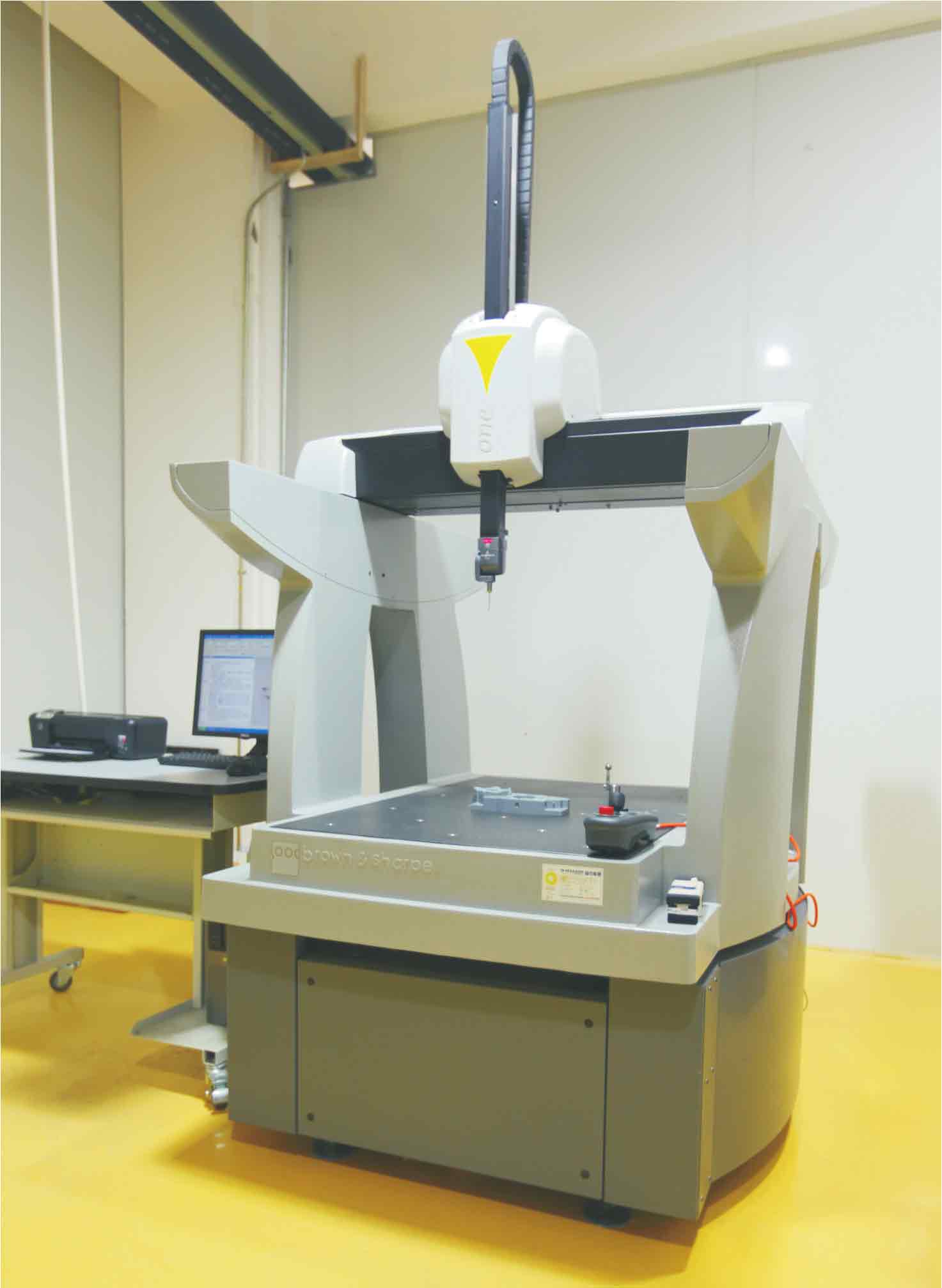 Three coordinate measuring machine